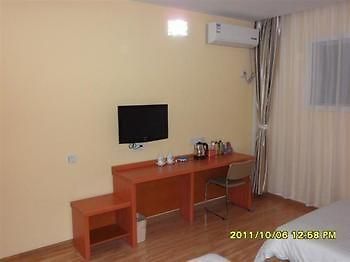 Tiandi Renhe Hotel Jinan Buitenkant foto