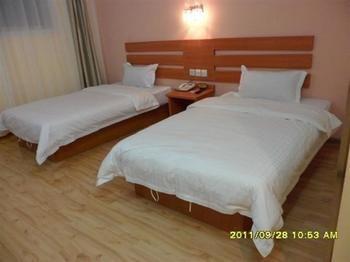 Tiandi Renhe Hotel Jinan Buitenkant foto