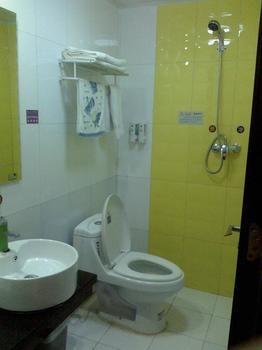 Tiandi Renhe Hotel Jinan Buitenkant foto